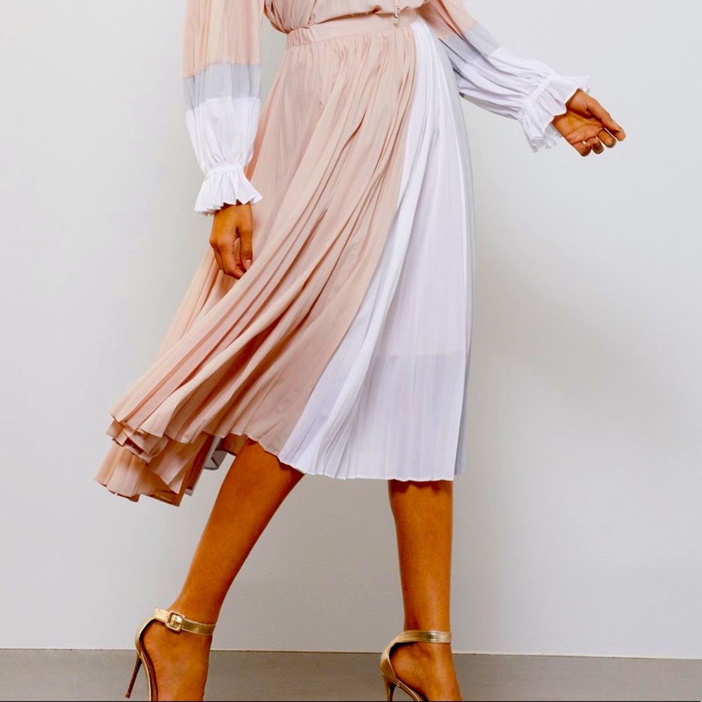 BCBG SKIRT NWT